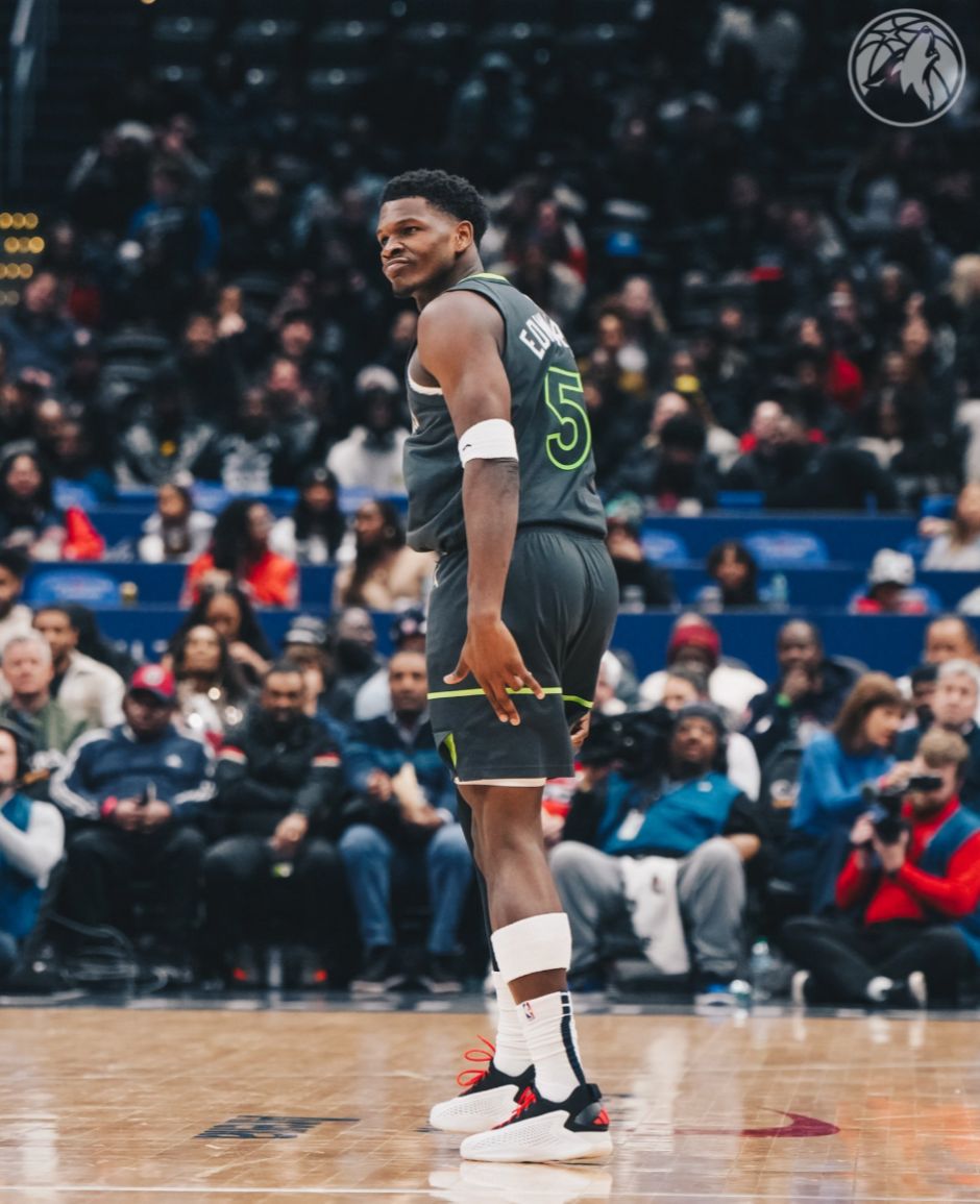 爱德华兹41+7超强硬表现,末节20分彰显嚣张霸气 爱德华兹41+7超强硬表现,末节20分彰显嚣张霸气