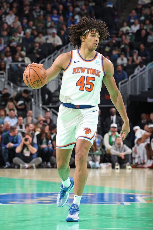 尼克斯兜售中锋西姆斯，交易截止日前或将有变动