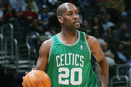 防守大师：加里·佩顿的湖人防守传奇