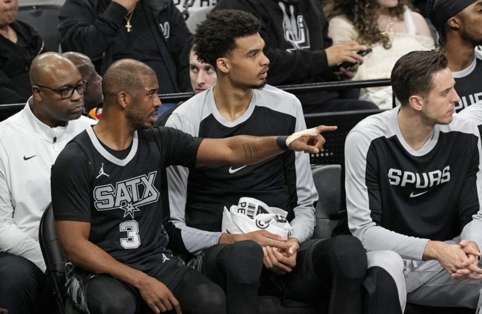 文班亚马遭遇耻辱一战:投射低迷,对抗不足,半场8帽成亮点 文班亚马遭遇耻辱一战:投射低迷,对抗不足,半场8帽成亮点