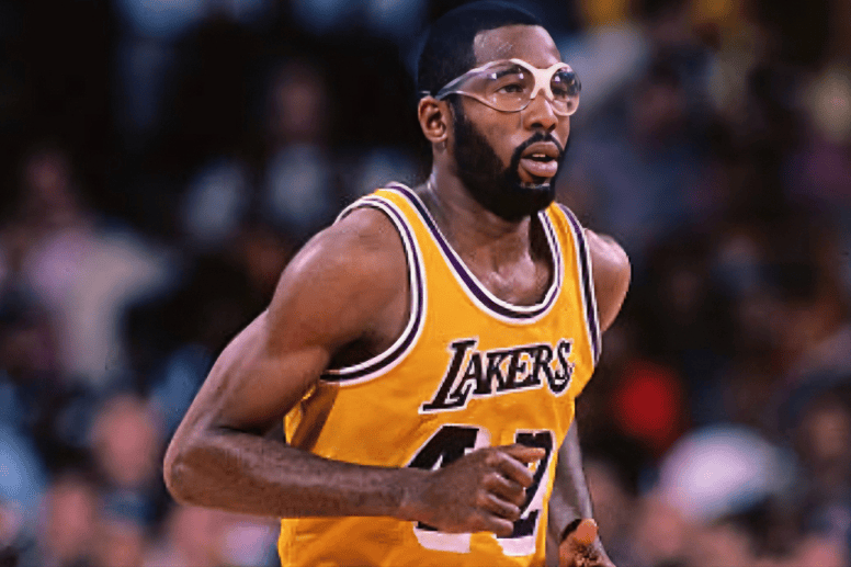 冠军基因：詹姆斯·沃西的湖人三冠之路