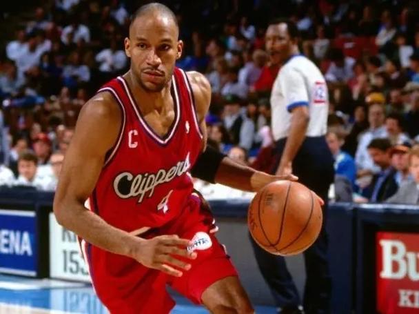 罗恩·哈珀:防守尖兵,乔丹身边的得力助手 罗恩·哈珀:防守尖兵,乔丹身边的得力助手