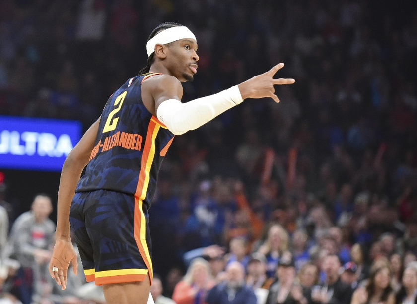 亚历山大闪耀一月，雷霆新星引领胜利之光