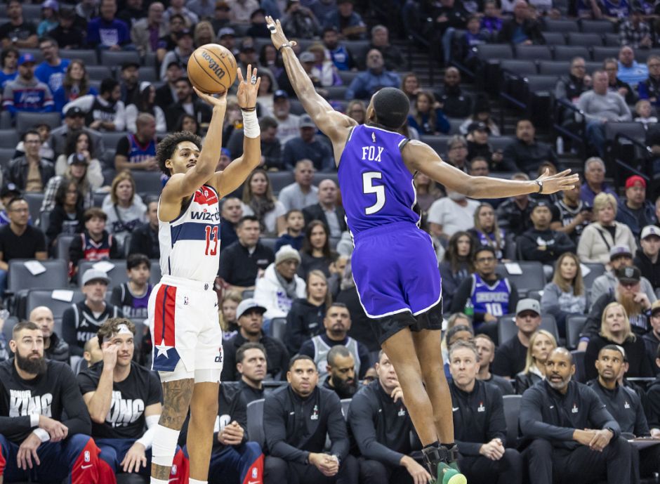 国王10战9胜再证布朗非毒瘤,德罗赞超艾弗森里程碑,小萨博尼斯29+18闪耀全场 国王10战9胜再证布朗非毒瘤,德罗赞超艾弗森里程碑,小萨博尼斯29+18闪耀全场