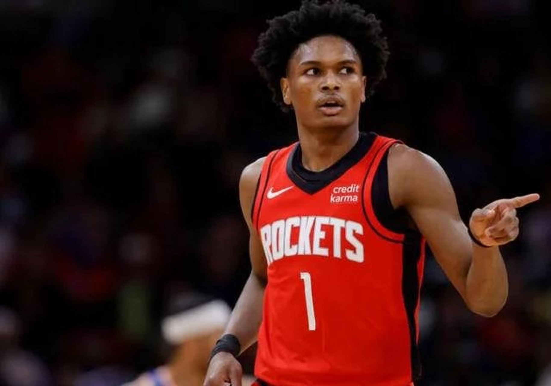 火箭对阵活塞前瞻：阿门-汤普森出战成疑，双胞胎兄弟对决悬念重重