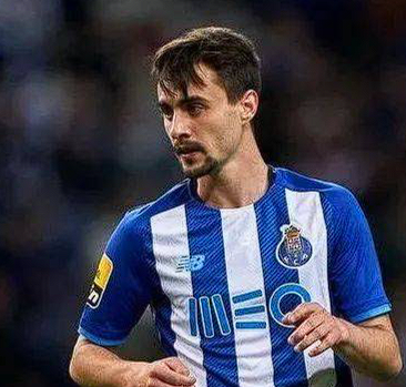 法比奥-维埃拉 (2).png