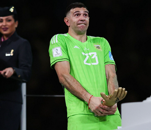 马丁内斯 (3).png 马丁内斯 (3).png