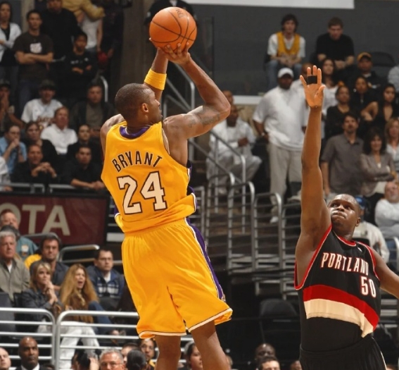 科比最后一战，科比NBA最后一场比赛战绩