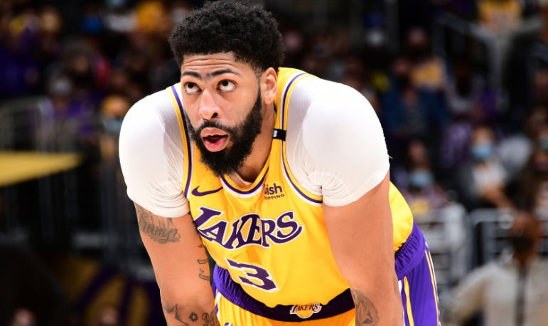 浓眉积极恢复，投篮训练感觉良好，眼伤无大碍