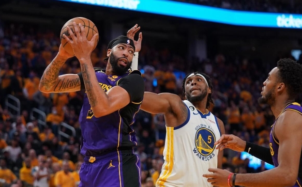 湖人vs勇士g2:勇士变阵 击败湖人追平总比分