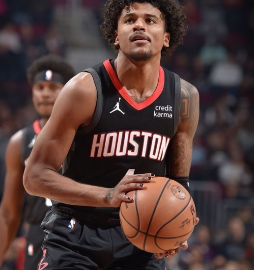 杰伦-格林赛季前后表现差异大，乌度卡打趣建议：早点爆发！