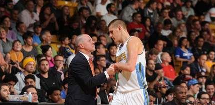 强者姿态尽显！马龙：我们连续两年横扫湖人，理解他们渴望改变局面的决心