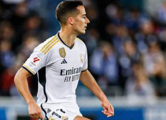 很松弛！巴斯克斯点球大战主罚前颠球，冷静打入死角反超比分