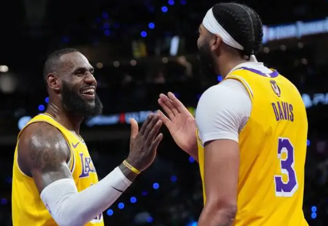 nba加时赛几分钟，湖人128-124双加时赛逆转击败雄鹿