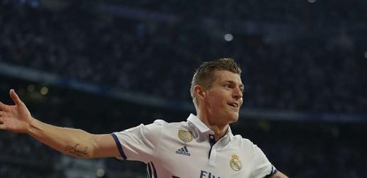 克罗斯为什么那么恨拜仁:《克罗斯“恨”拜仁的深层缘由》