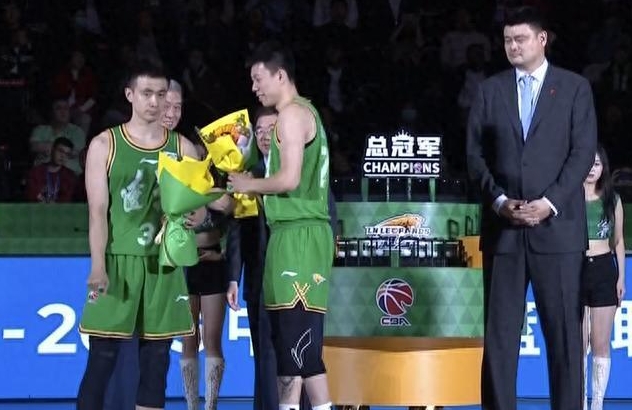 辽宁夺冠姚明却全程黑着脸：《辽宁夺冠姚明却全程黑着脸，是何原因？》