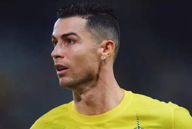 c罗倒钩：足球场上的经典瞬间