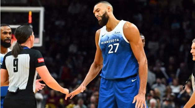 球员戈贝尔道歉：《戈贝尔道歉：我被情绪冲昏头了》