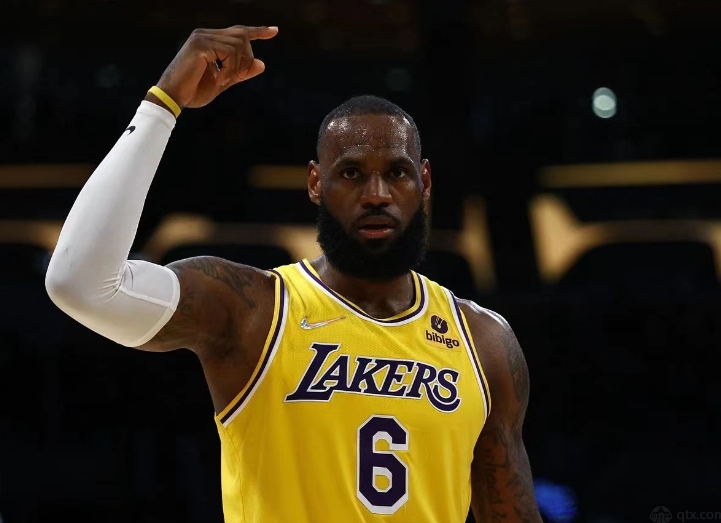 詹姆斯被允许继续穿6号