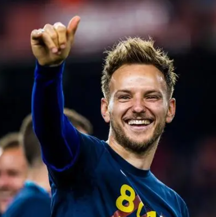 连克四大联赛冠军球队!拉基蒂奇盛赞:14-15赛季是欧冠历史最佳赛季