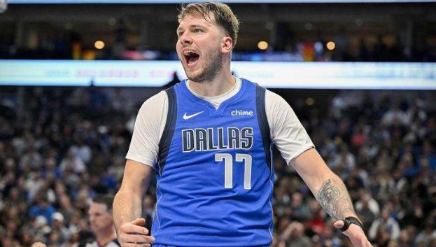 开拓者vs独行侠：《开拓者与独行侠的精彩对决》