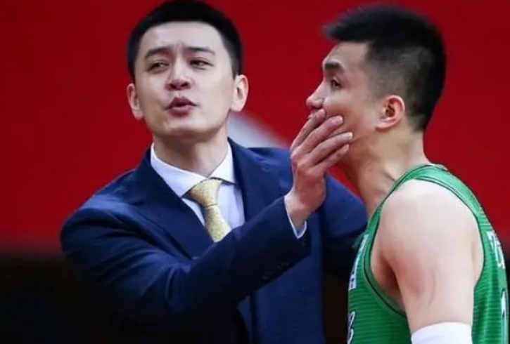 杨鸣和郭艾伦的关系：师徒亦兄弟，情谊在辽篮