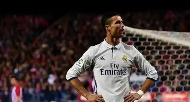 C 罗荣耀回归，伯纳乌盛宴开启传奇 7 号交接