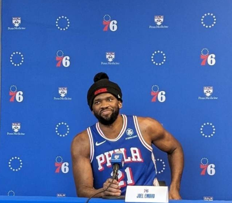 恩比德谈哈登：他是世界上最好的控卫