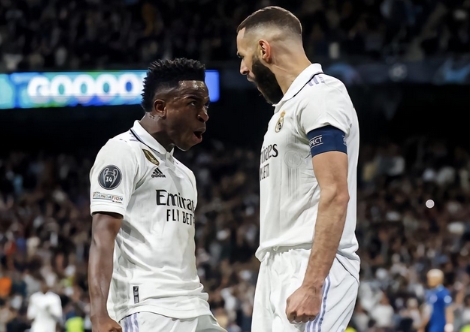 皇马vs切尔西:深蓝大巴摆得正 能进两球不容易