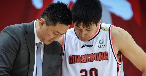 杜锋力挺李奕臻：训练、努力与刻苦是通往成功的金钥匙