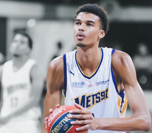 卡尔警示：掘金与森林狼需把握当下，文班亚马时代即将来临