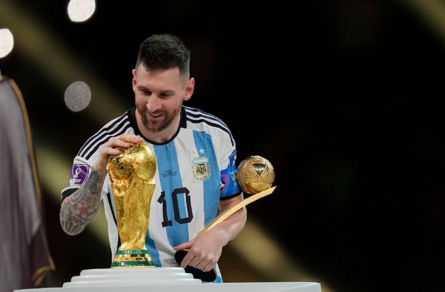 世界杯决赛的震撼：梅西主宰比赛的辉煌时刻