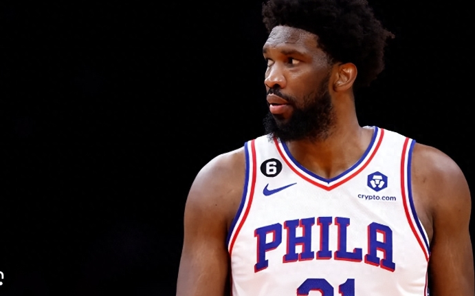 能攻善守！盘点 NBA 史上十大全能中锋：