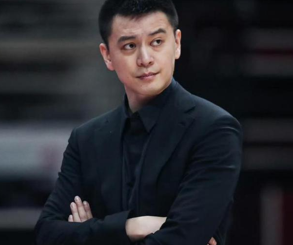 付政浩：杨鸣的赛后回击揭示辽宁篮球人才流失问题