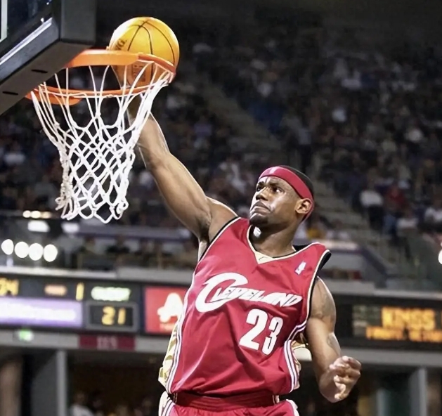 詹姆斯职业生涯合约，哪份最为可惜？