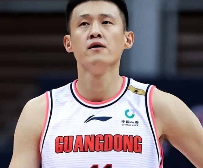 周鹏深情祝福：愿天下所有母亲身体健康，开心快乐每一天