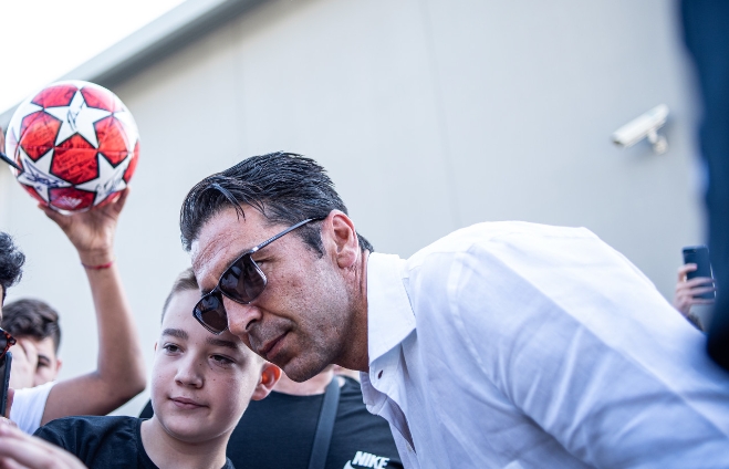 布冯称赞意大利球队欧战实力 愿两队夺冠共庆