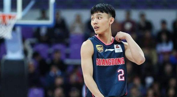 徐杰誓言：休赛期加倍努力训练，誓将胜利荣耀带回广东