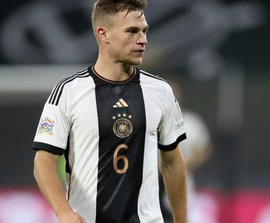 拜仁慕尼黑与特奥的潜在转会：阿方索-戴维斯的未来是关键