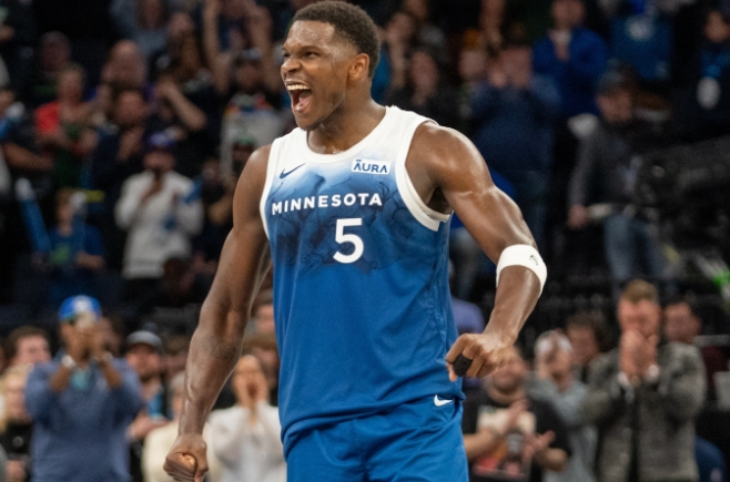 愛德華茲：NBA生死戰(zhàn)大殺四方，超越傳奇巨星再創(chuàng)歷史