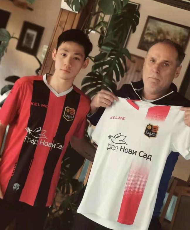 不止谭凯元，塞联赛中国球员介绍：有人已与伏伊伏丁那签约