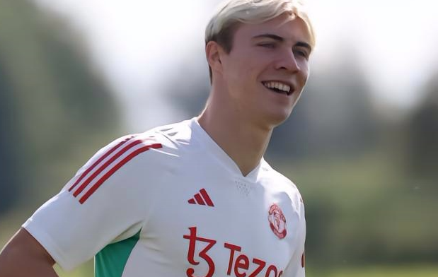 霍伊伦：自信与实力的完美融合，若得良机，进球如麻