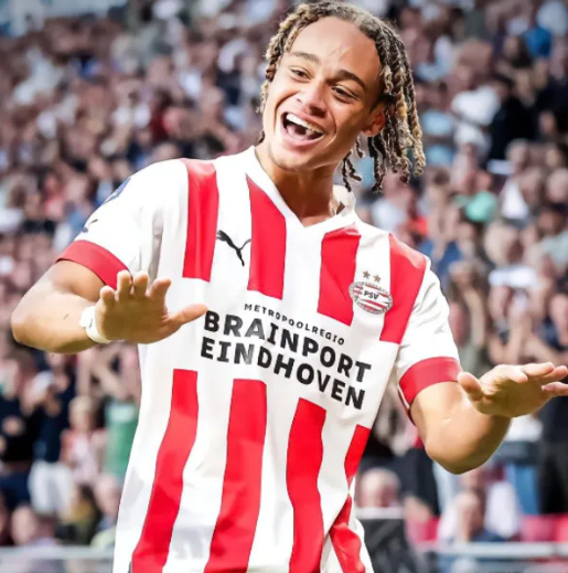 记者独家揭秘：拜仁慕尼黑有意引进哈维-西蒙斯，潜在交易复杂且价格高昂