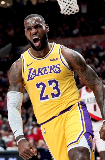 詹姆斯连续20次入选NBA最佳阵容，刷新历史纪录