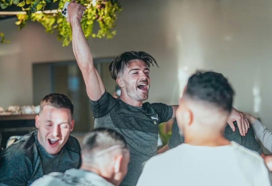 格拉利什：从“摇子”到“三冠王”