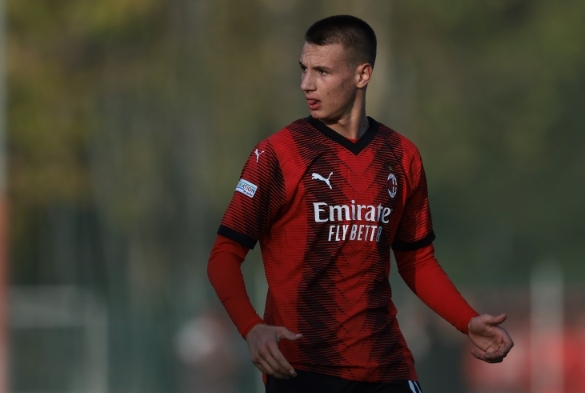 年轻之星闪耀！米兰青训新秀卡马达接近签约