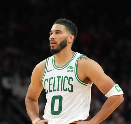 塔图姆季后赛得分里程碑：生涯总分突破2538分，跃居历史第42位、现役第9位！