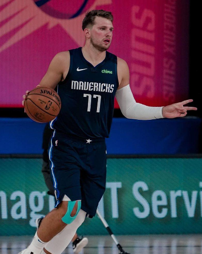 东契奇赛后调侃戈贝尔，奥尼尔与追梦格林忍俊不禁