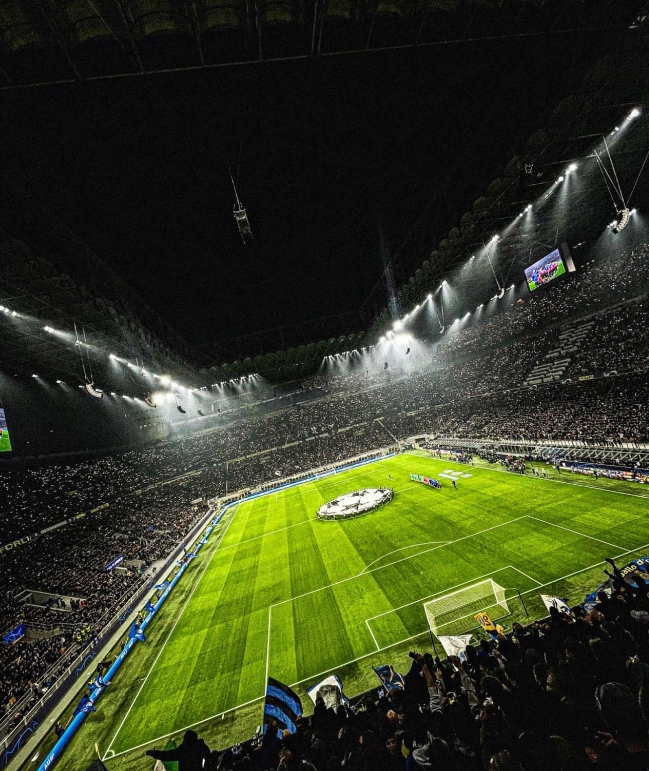 圣西罗将满座：AC 米兰球迷备战决定性德比战