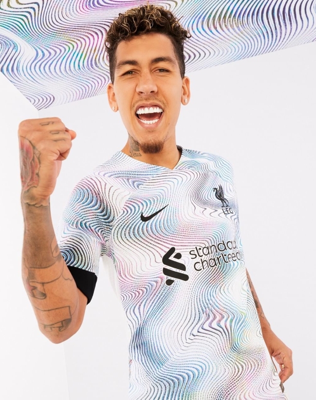 利物浦俱乐部 22/23 赛季客场球衣正式发布